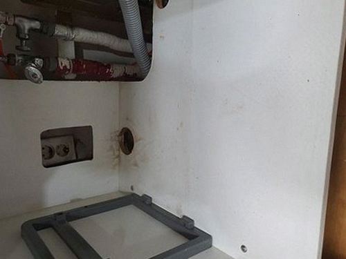 내자동 하수구막힘 거름망을 비우고 배수구 주변을 관리하는 과정